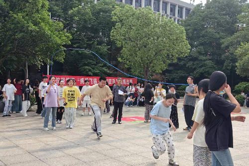 繩采飛揚燃激情，青春躍動展風采——建筑裝飾系團體跳繩比賽火熱開賽